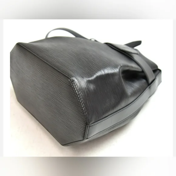 $2000 Authentic LOUIS VUITTON Epi Sac D'Epaule in Black. - Picture 7 of 17